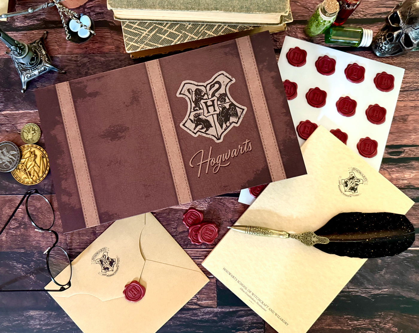 Harry Potter Hogwarts Boxed Stationery Set with Wax Seals & Feather Pen (20-Pack)