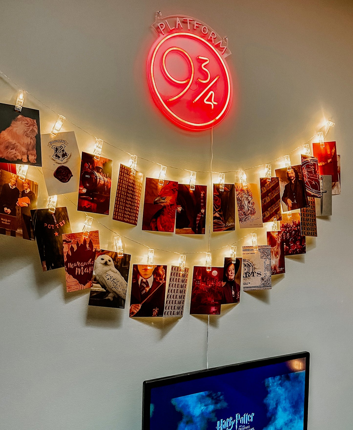 Harry Potter Gryffindor Wall Collage Kit (4'' x 6'')