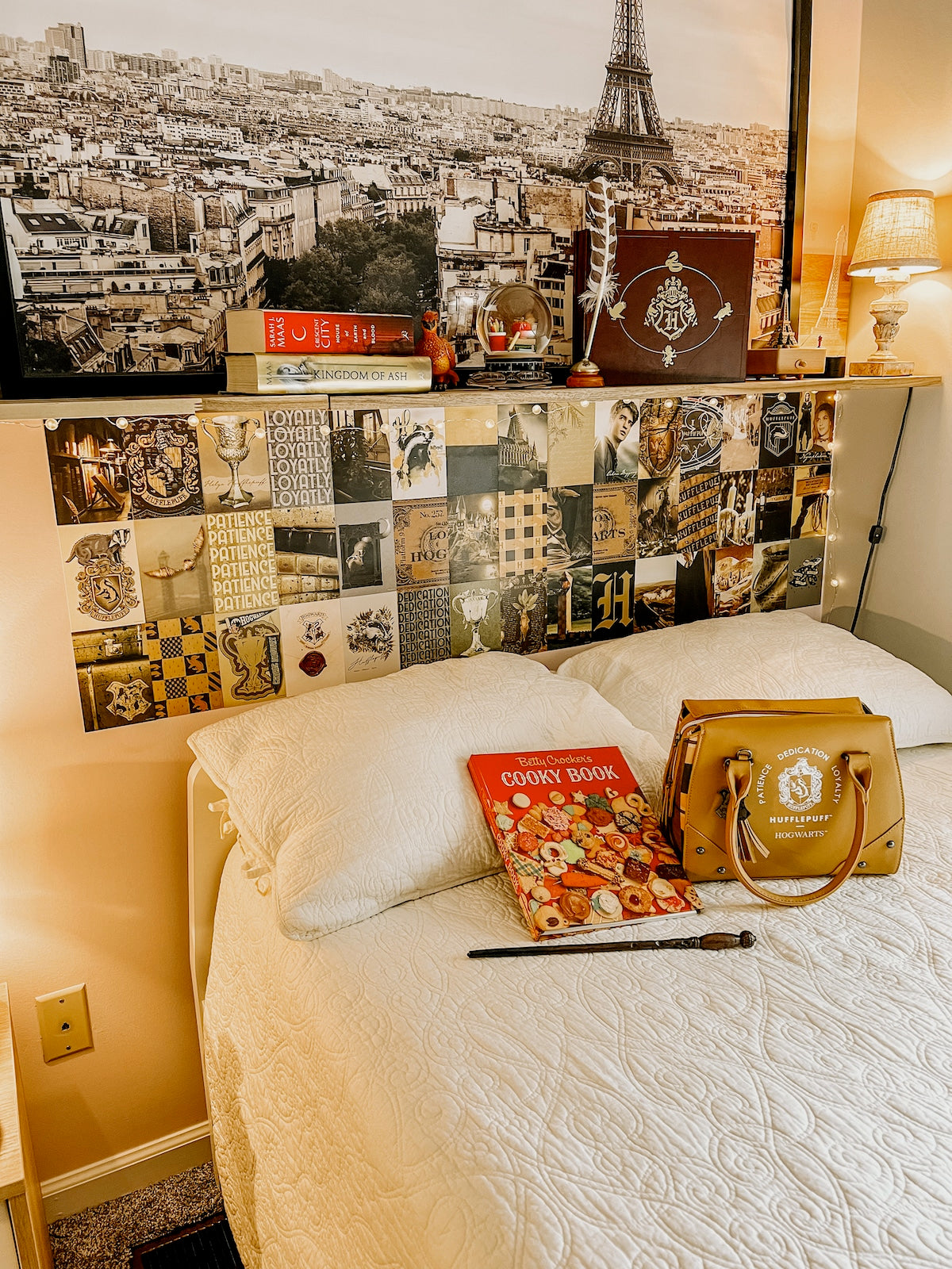 Harry Potter Hufflepuff Wall Collage Kit (4'' x 6'')