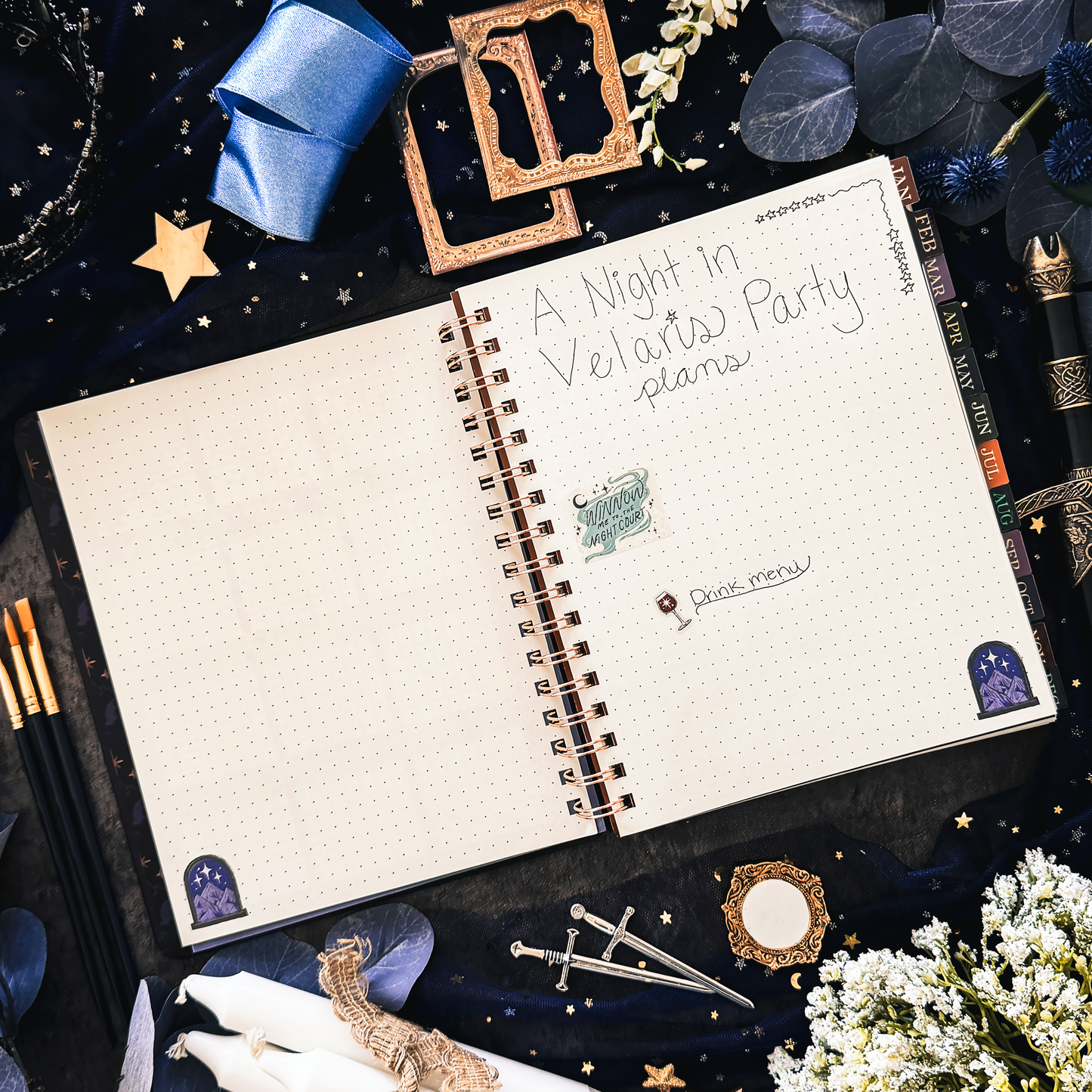 A Court of Thorns and Roses: Velaris 2027 Weekly Planner, Personal Organizer